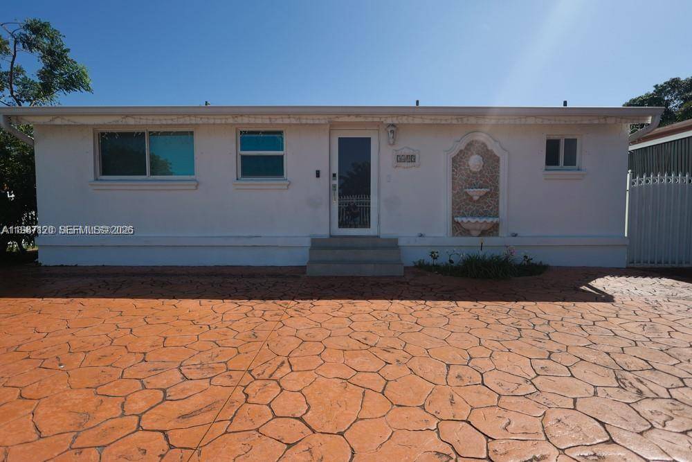 3495 W 2nd AveHialeah - picture