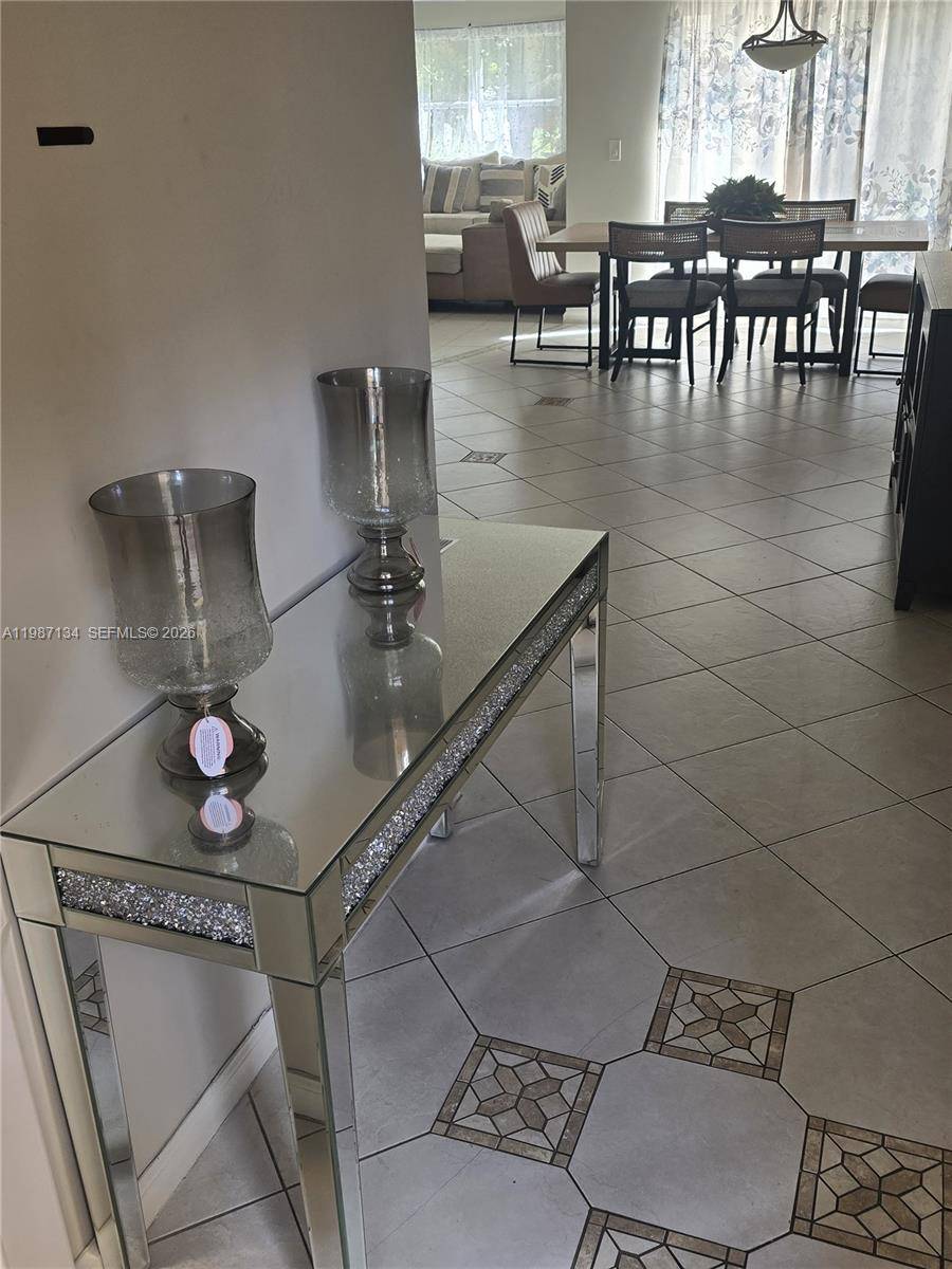 6690 NW 38th DrLauderhill - picture