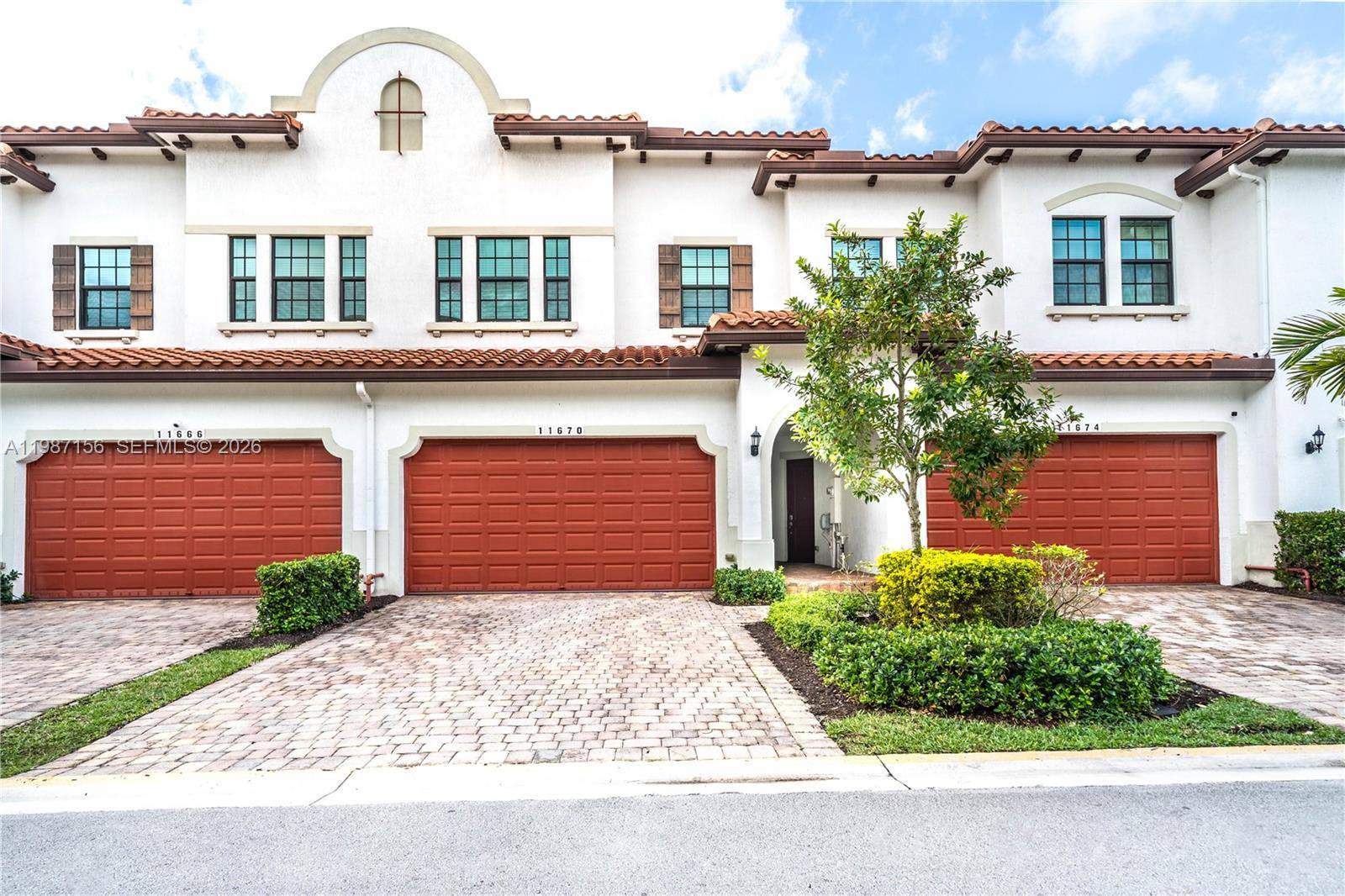11674 SW 13th LnPembroke Pines - Townhouse/Villa-Annual,Townhouse condo unit 1674 - picture