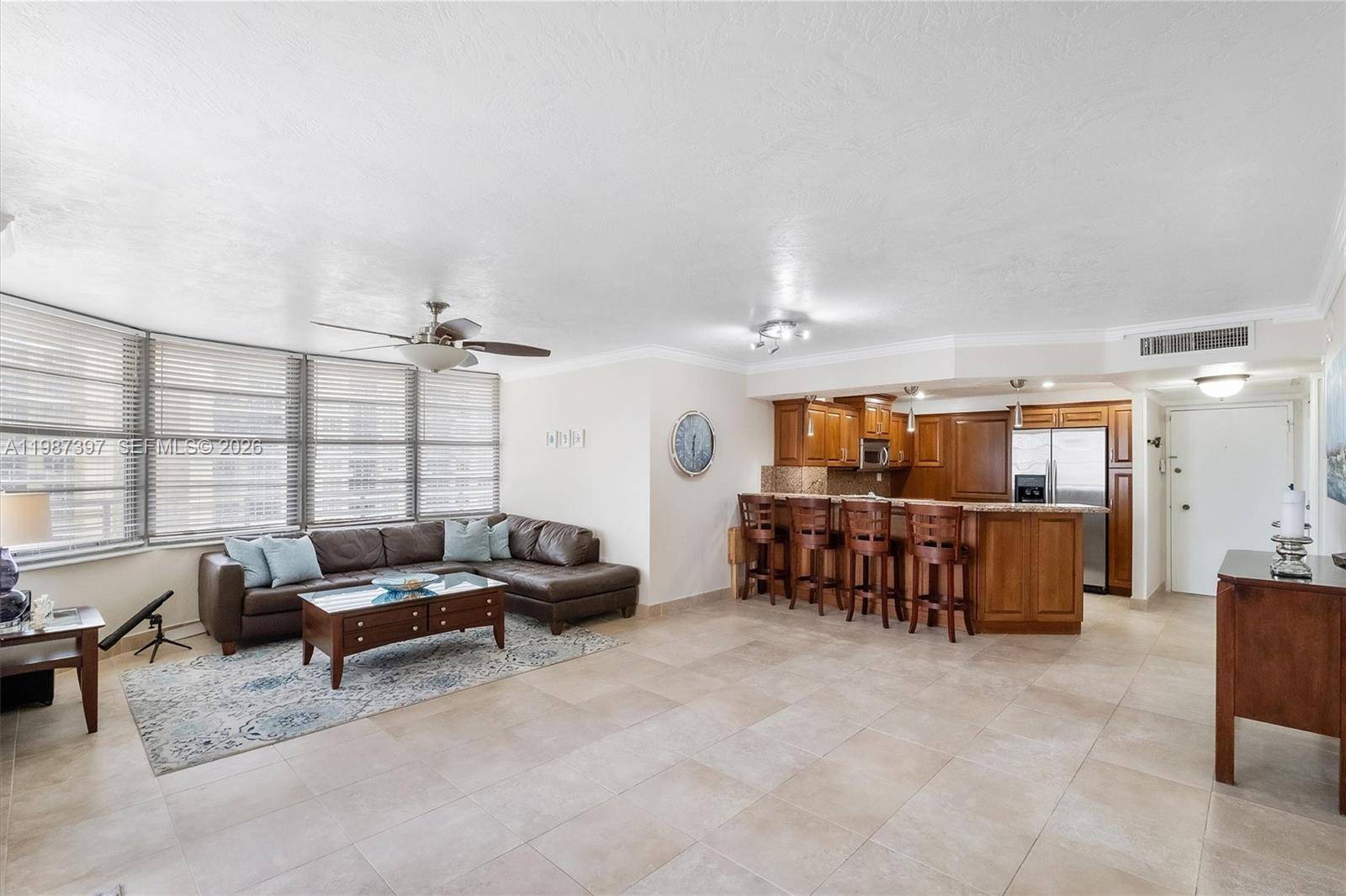 5555 Collins AveMiami Beach - OCEANSIDE PLAZA CONDO condo unit 11A - picture