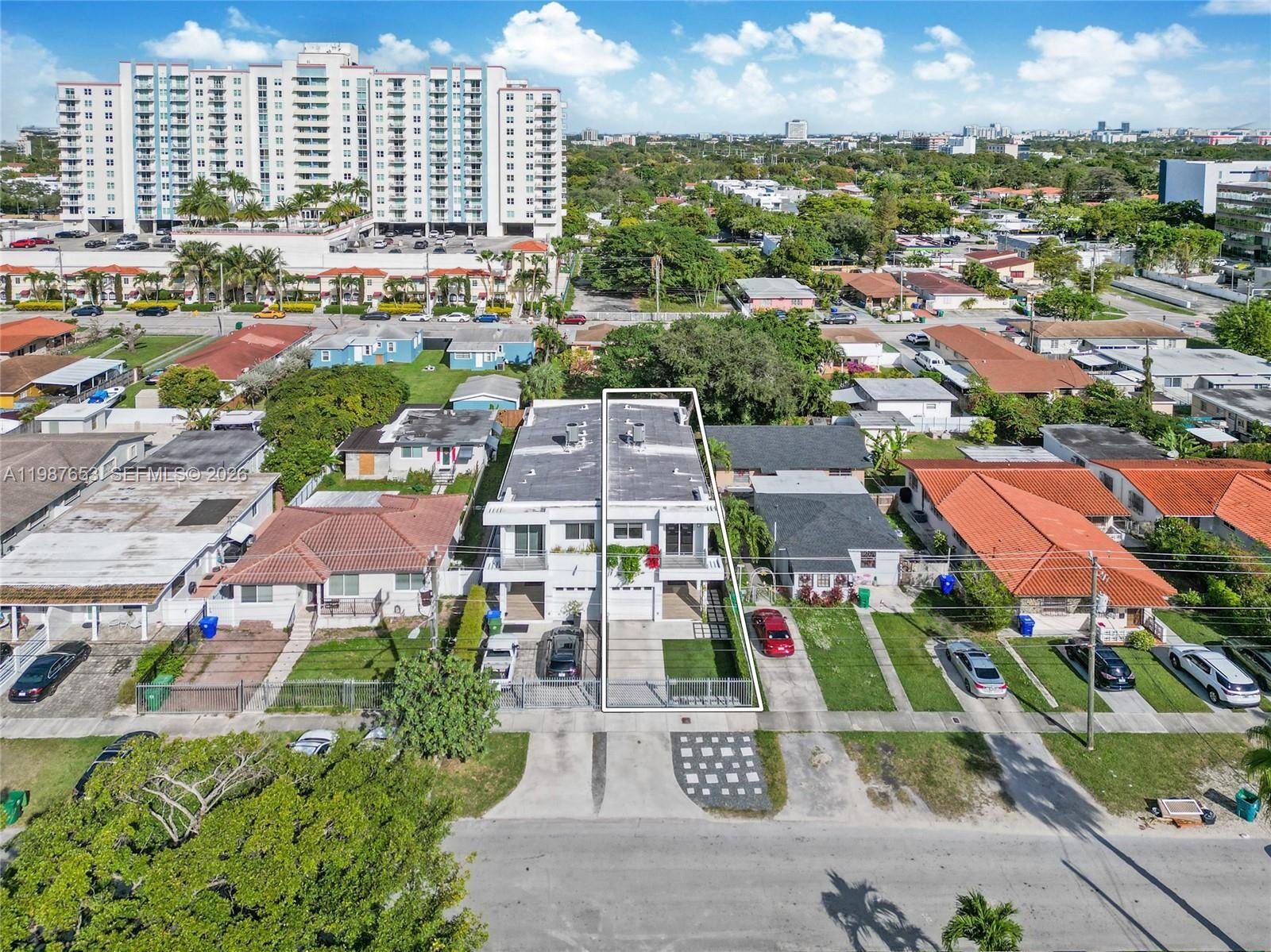 2943 SW 23rd StMiami - picture