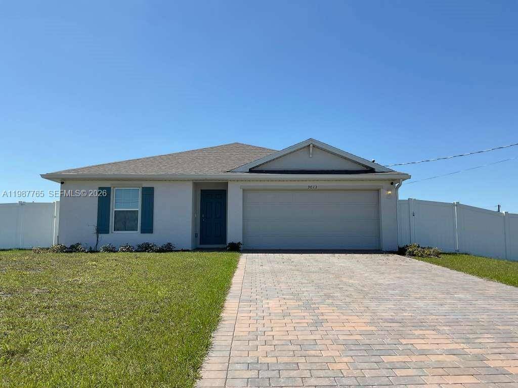 9013 Meadow CirLa Belle - picture