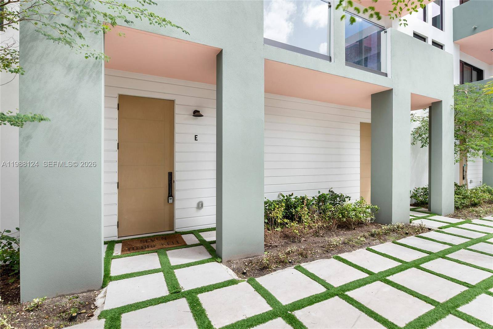 721 SW 11th StreetMiami - Townhouse condo unit E - picture