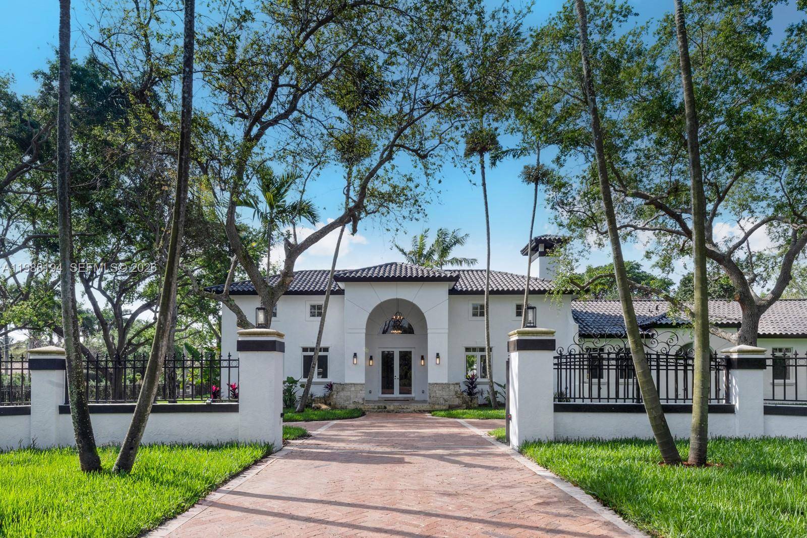 6200 SW 130th TerPinecrest - picture