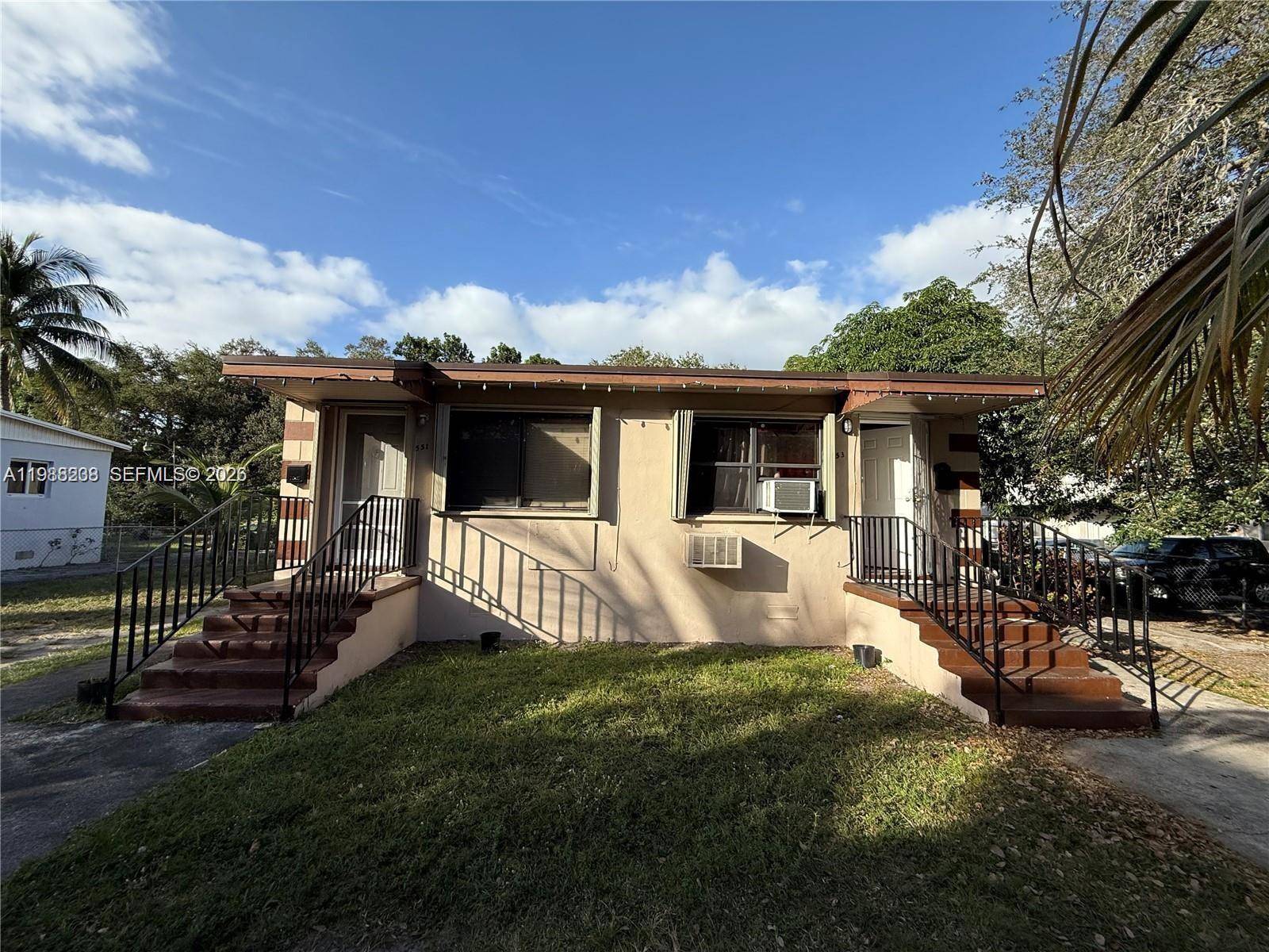 551-553 NE 133rd StNorth Miami - picture