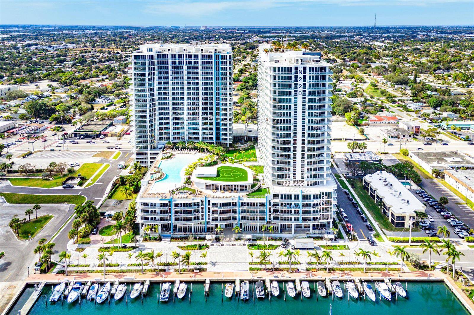 220 Lake ShoreLake Park - Condo condo unit 1010 - picture