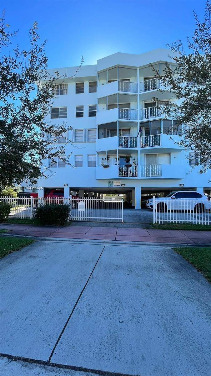 1990 Marseille DrMiami Beach - Condo 5+ Stories,Condo condo unit 402 - picture