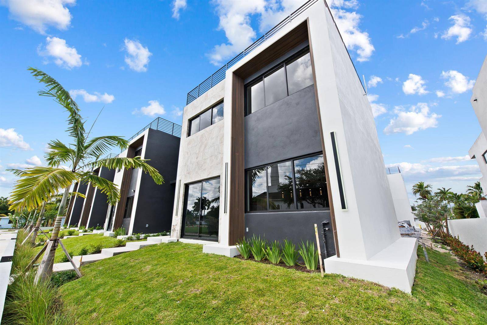 843 SW 14thFort Lauderdale - ESMONDA GARDENS,8 AT CROISSANT PARK condo unit 843 - picture