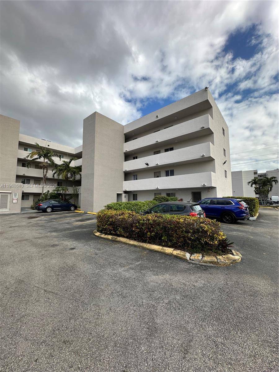 6091 W 22nd CtHialeah - BARACOA CONDO condo unit 408 - picture