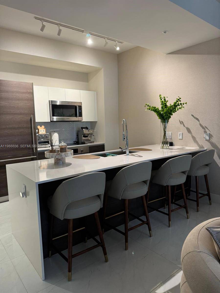 301 Altara AveCoral Gables - Apartments-Annual,Apartment condo unit 403 - picture