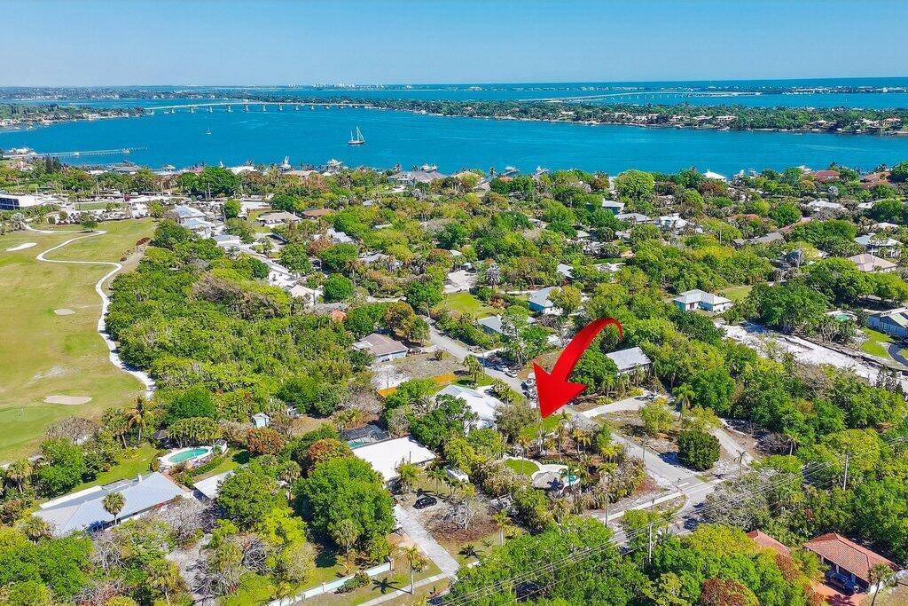 2366 SE Country ClubStuart - picture