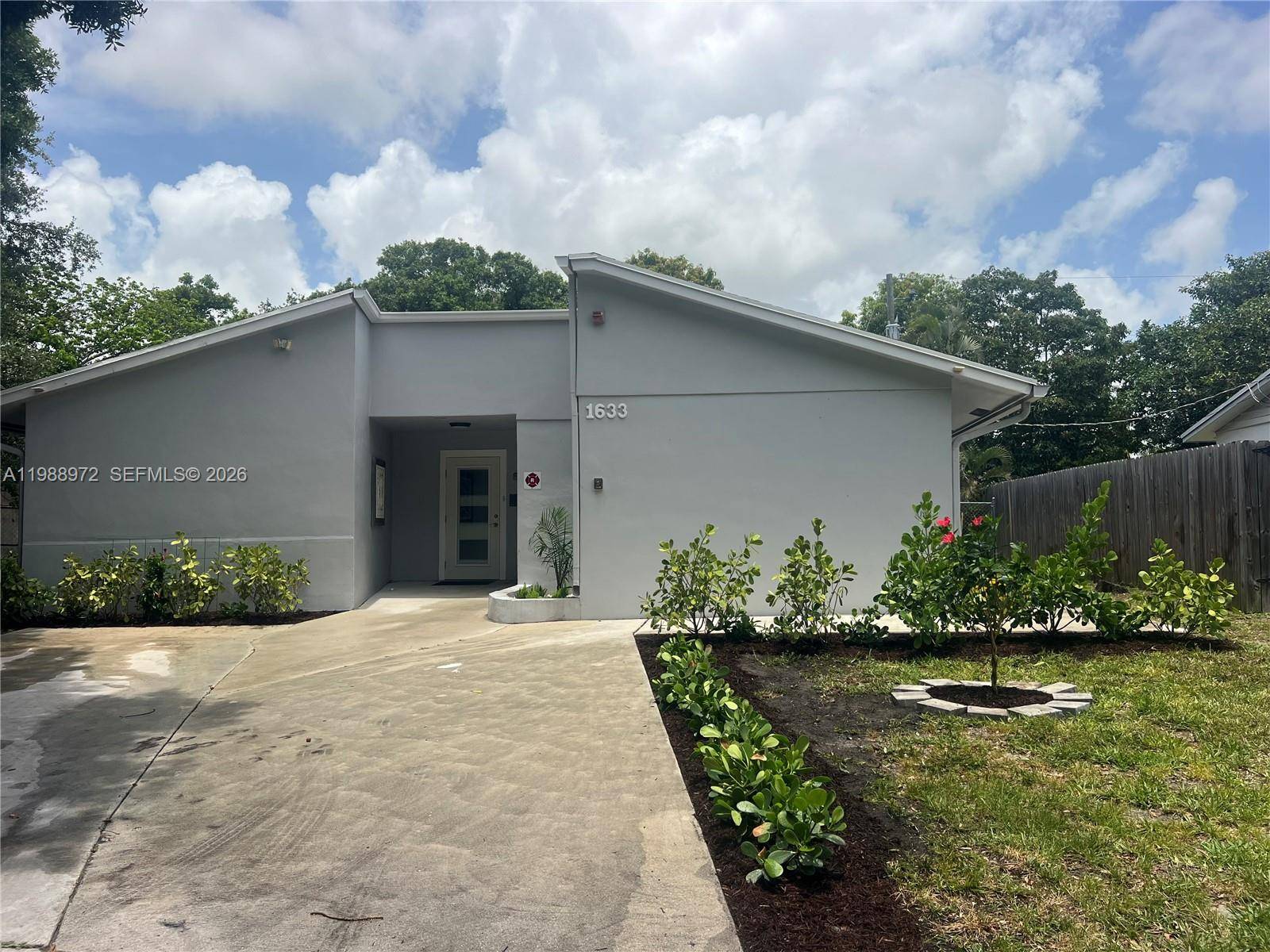 1633 NW 4th StBoca Raton - picture