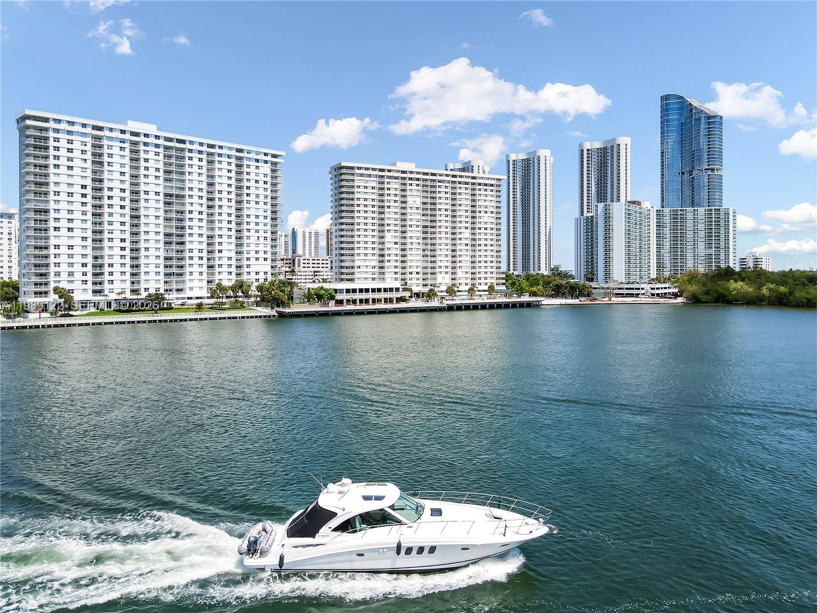 300 Bayview DrSunny Isles Beach - Condo/Co-Op/Annual,Condo condo unit 307 - picture