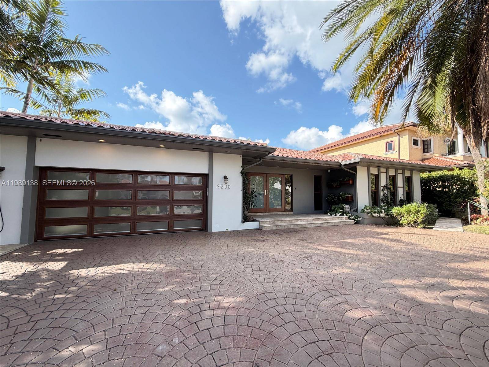 3200 NE 165th StNorth Miami Beach - picture