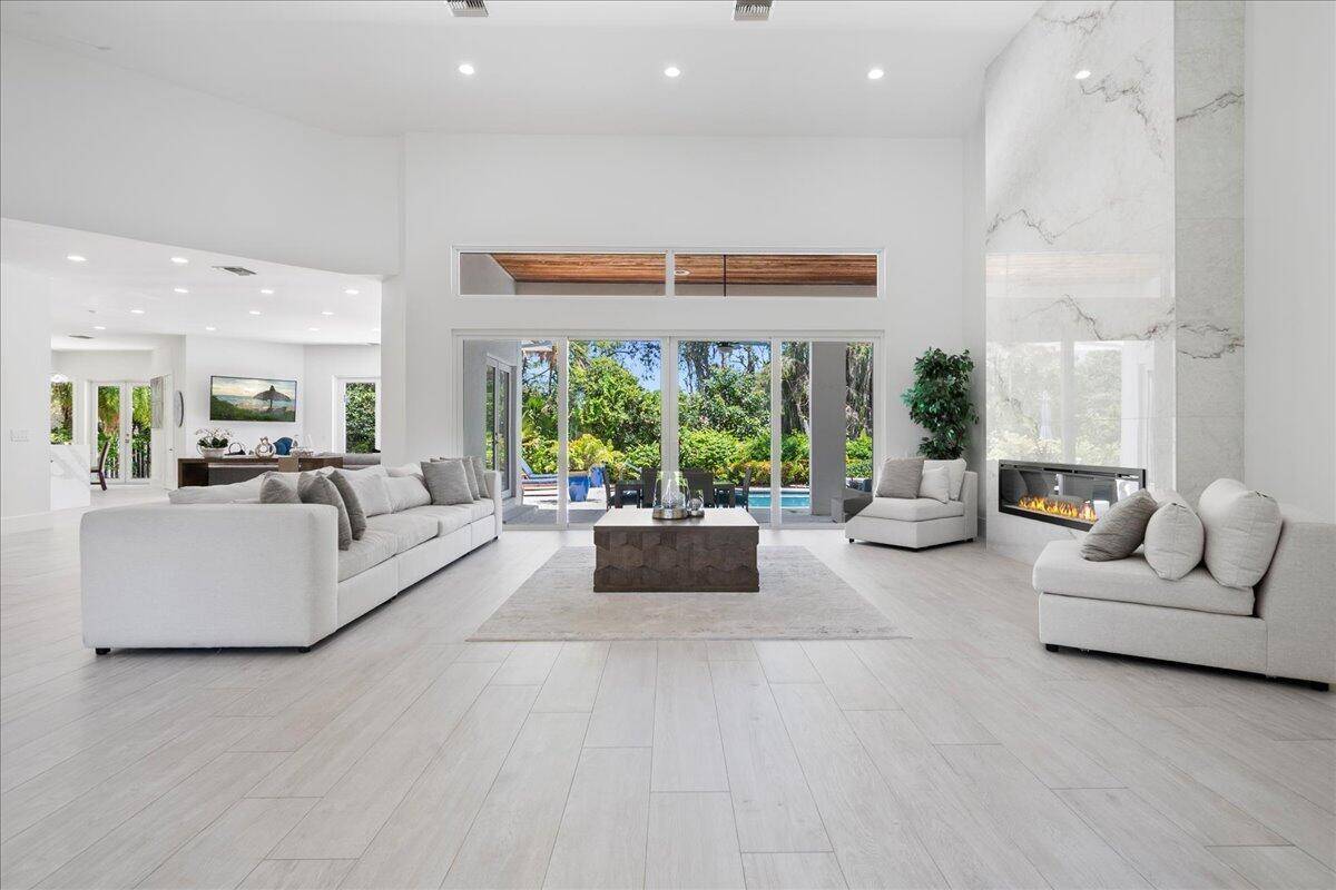 2313 Golf BrookWellington - picture