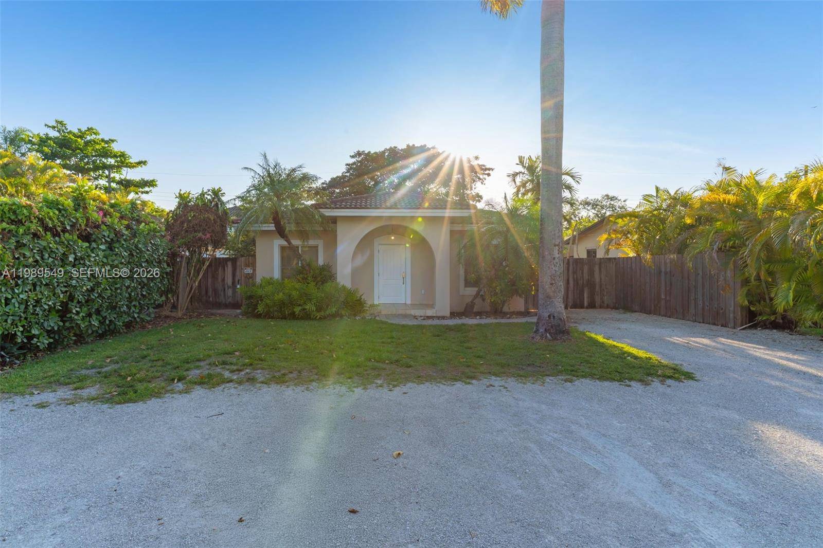 7048 SW 83rd CtMiami - picture