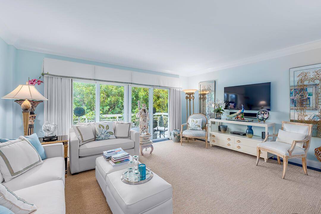 250 BradleyPalm Beach - LAKE TOWERS CONDO condo unit 202 - picture