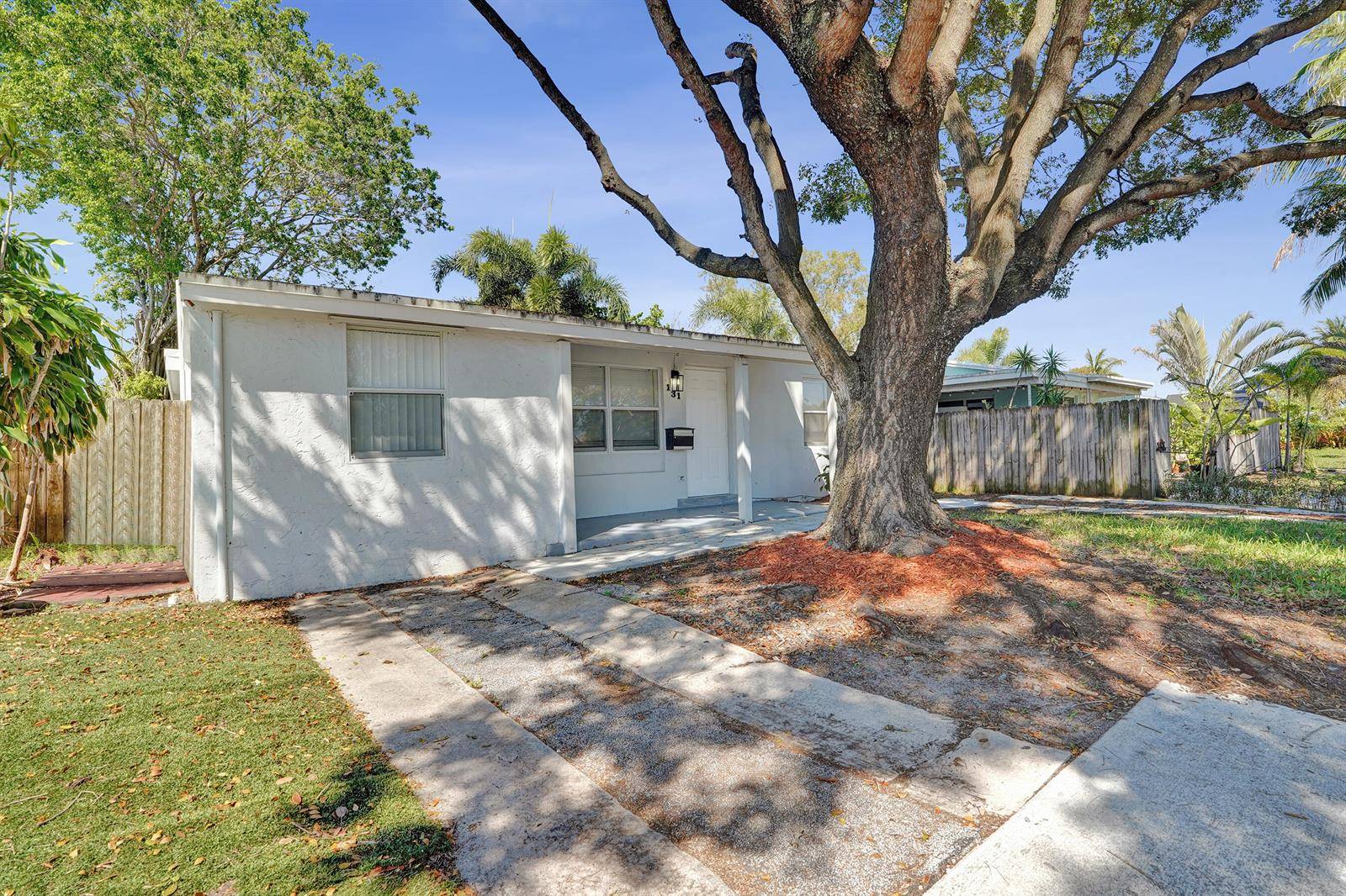131 NE 51stOakland Park - picture
