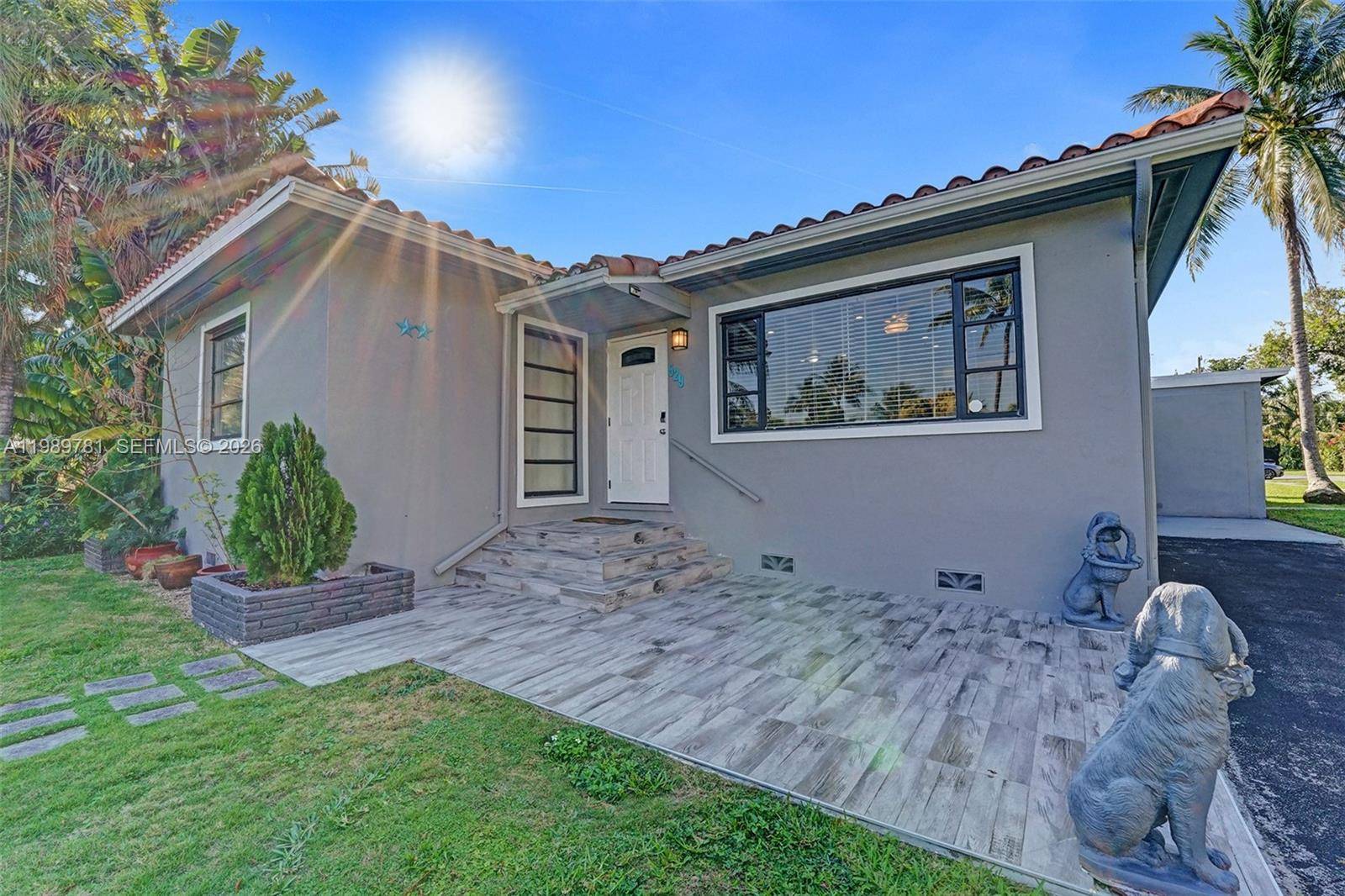 529 NW 8th StDania Beach - picture