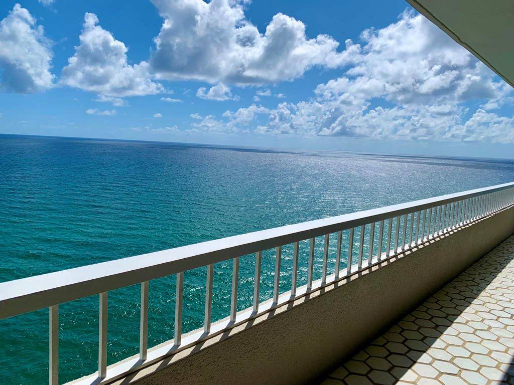 5540 N OceanRiviera Beach - WATER GLADES CONDO condo unit Ph-a - picture