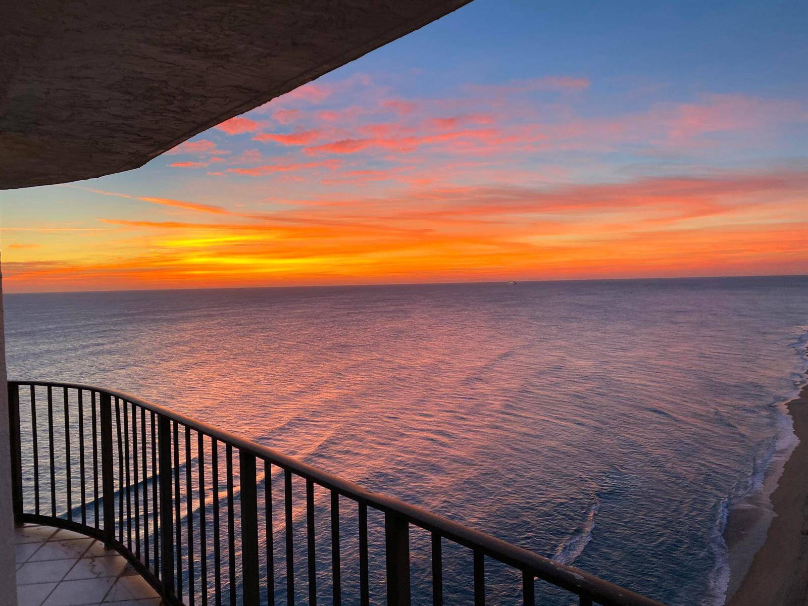 5420 N OceanRiviera Beach - CONNEMARA CONDO,Connemara condo unit Ph2 - picture