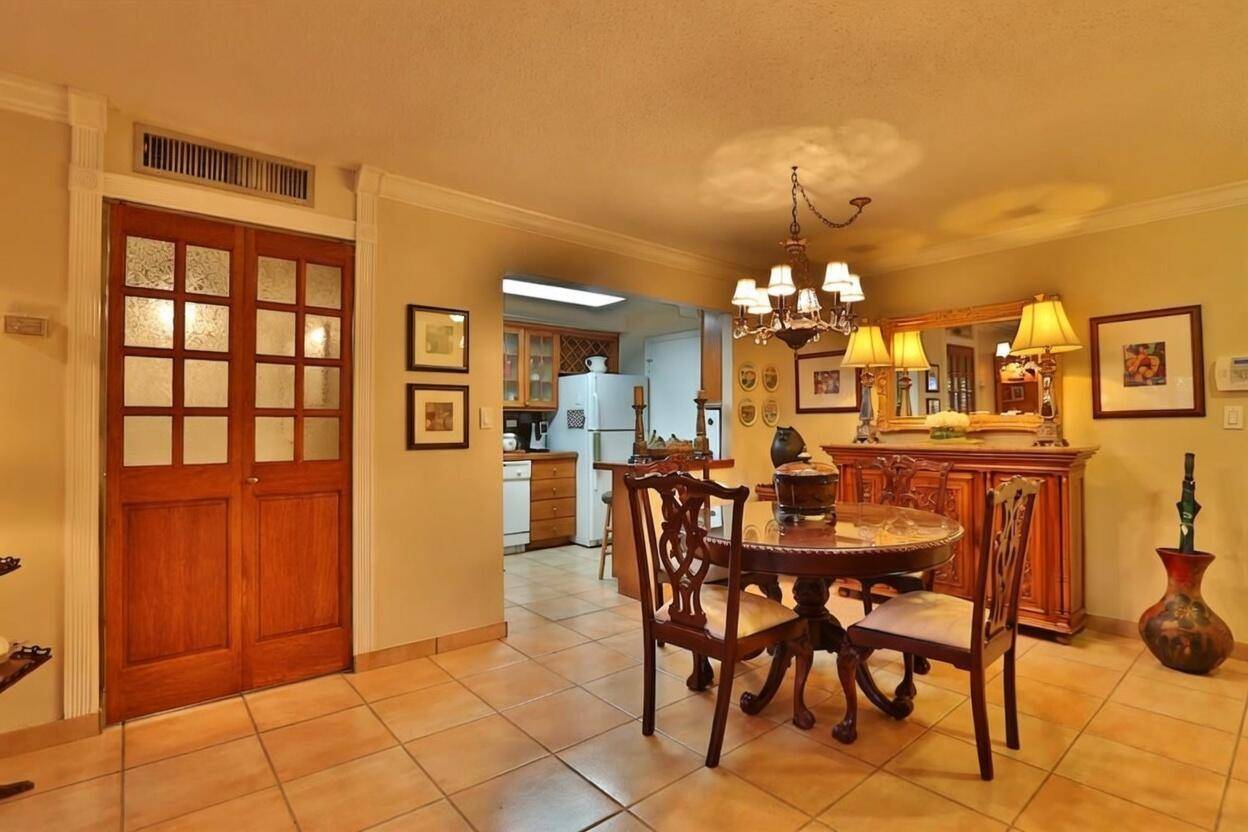 8101 SW 72ndMiami - GRANADA DADELAND CONDO condo unit 118w - picture