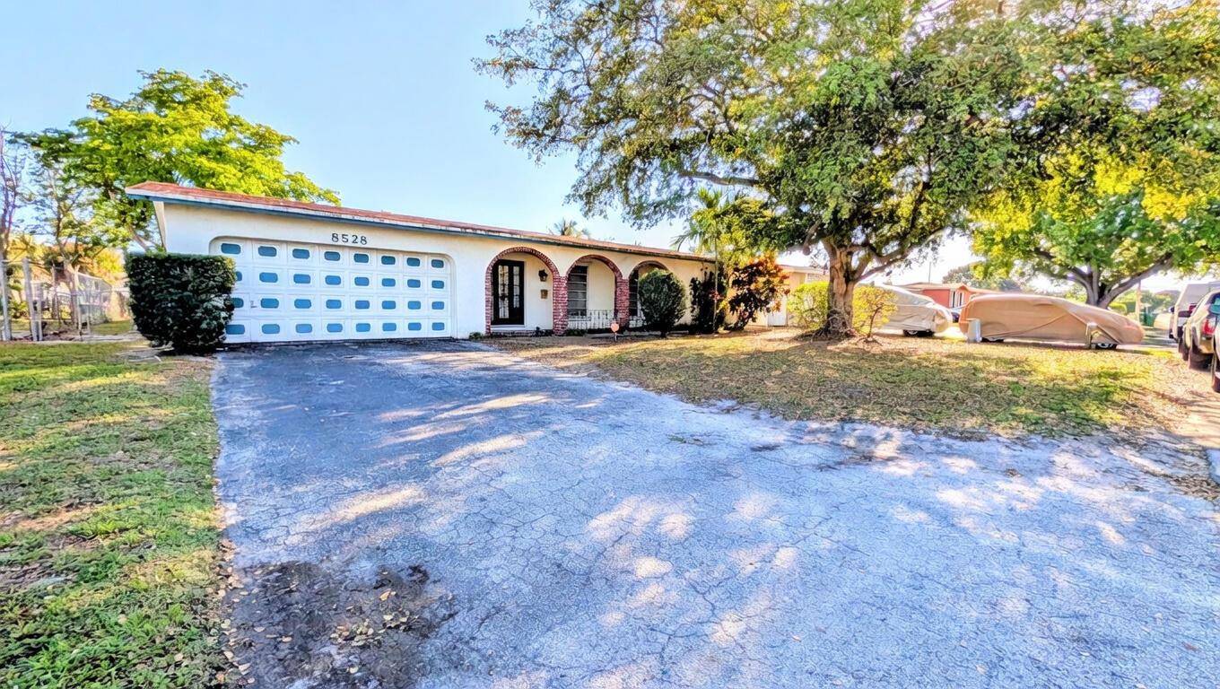 8528 WindsorMiramar - picture