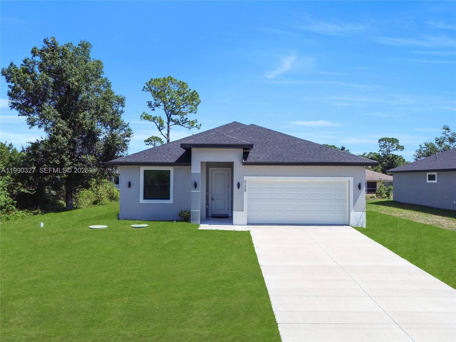 6208 Forest CourtLa Belle - picture