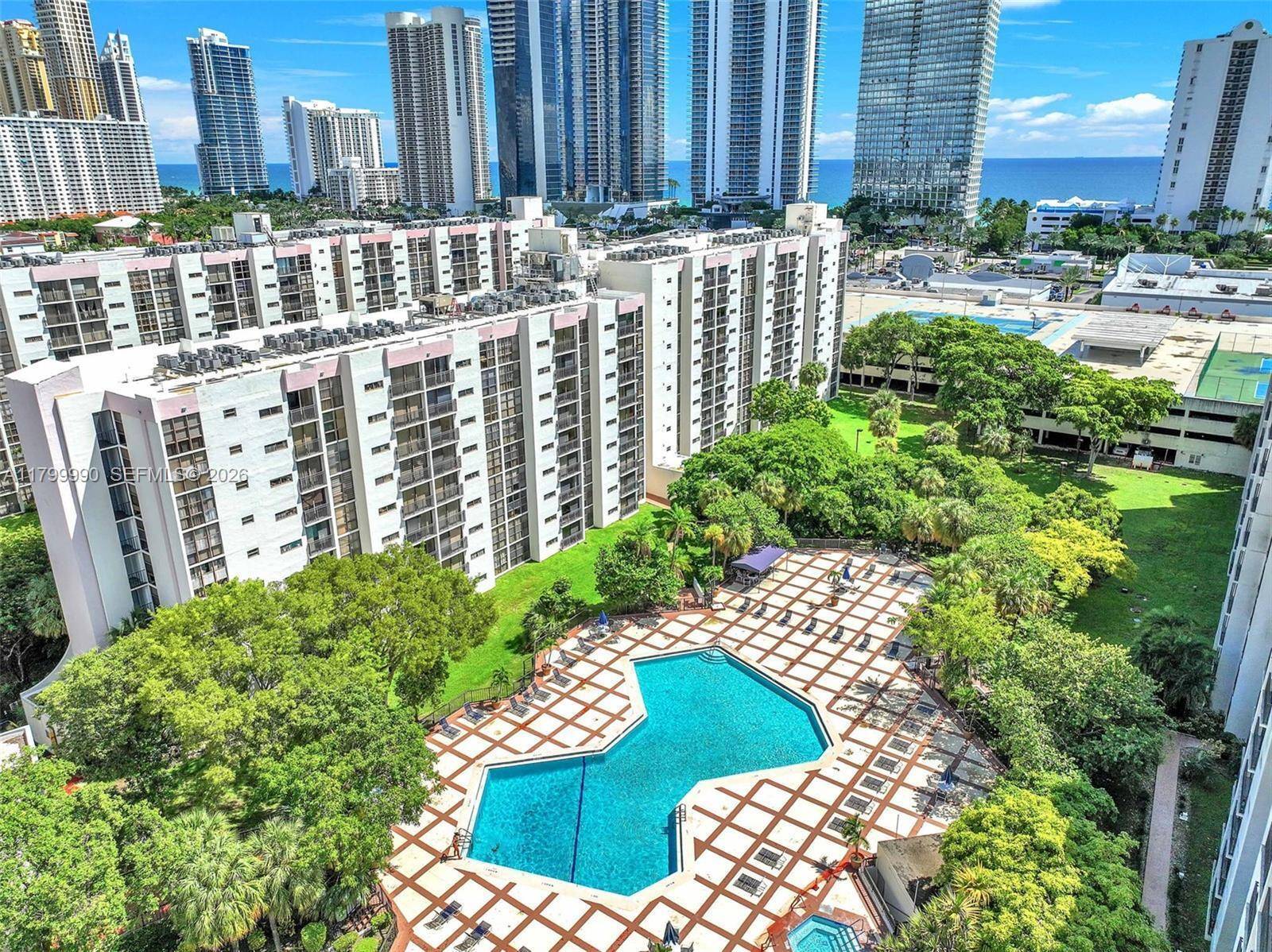 17021 N BaySunny Isles Beach - PLAZA OF AMERICAS CONDO PA condo unit 105 - picture