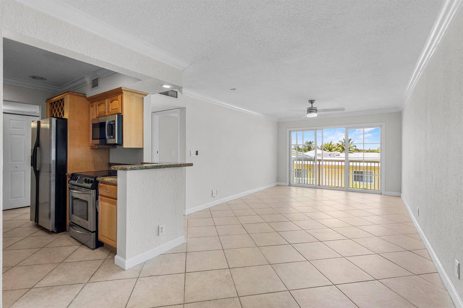 1515 E BrowardFort Lauderdale - PINE CREST VILLAGE I AT condo unit 426 - picture