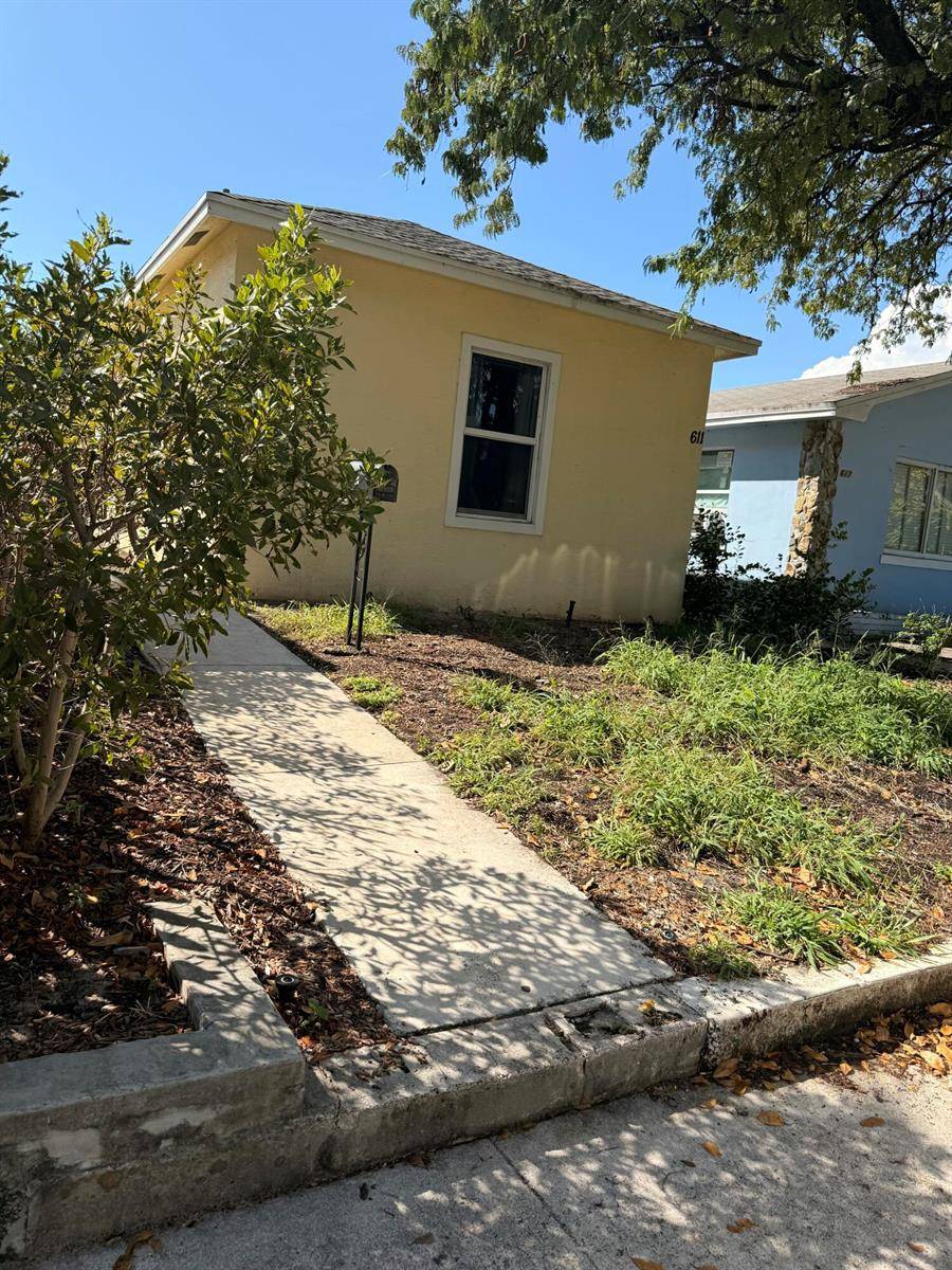 611 N F - picture