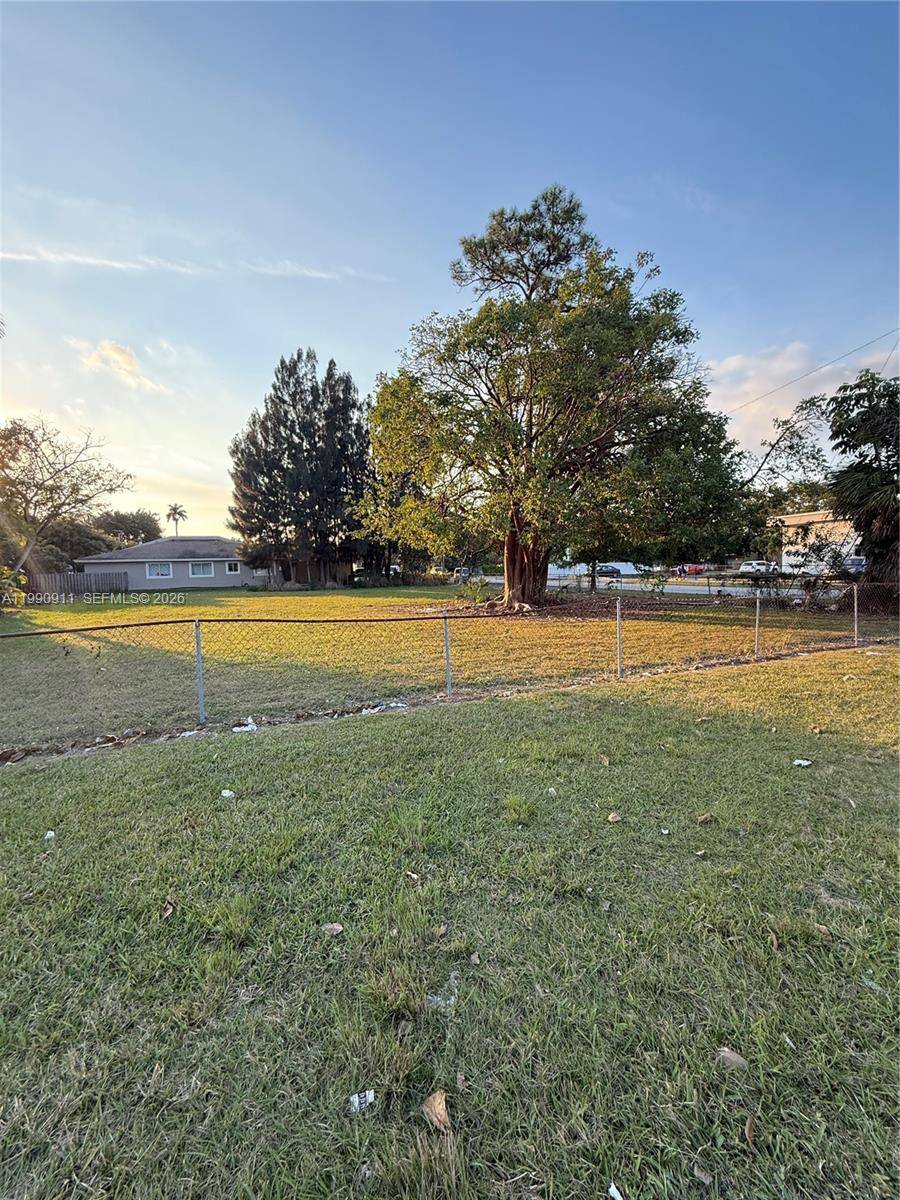199 NE 9th StHomestead - picture