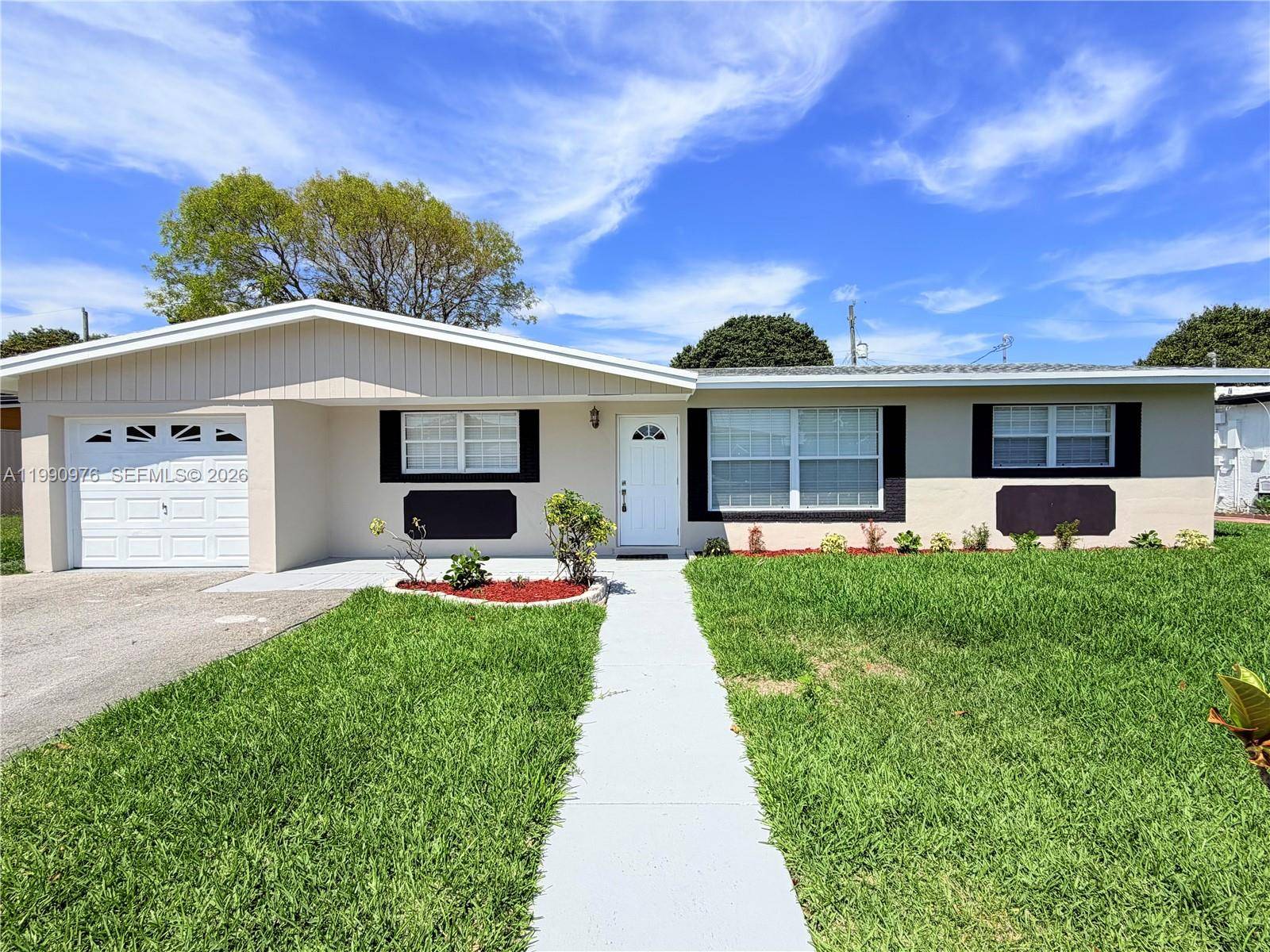 4731 NW 11th StLauderhill - picture
