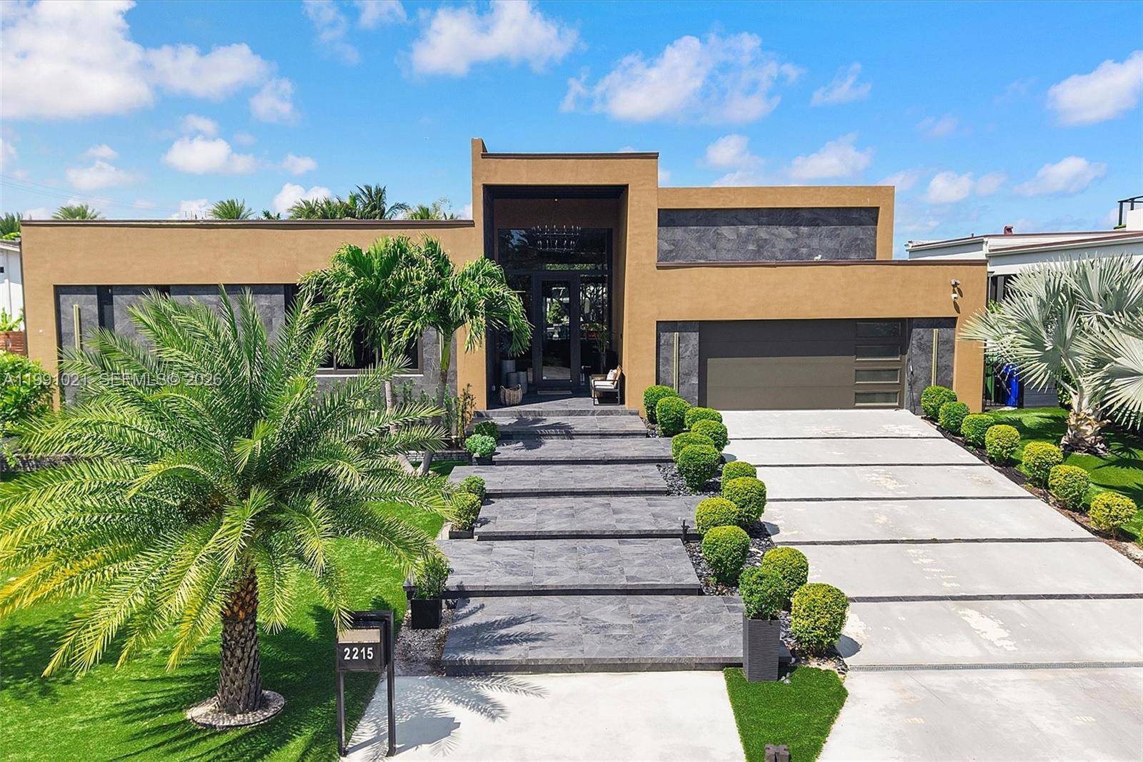 2215 NE 19th StFort Lauderdale - picture