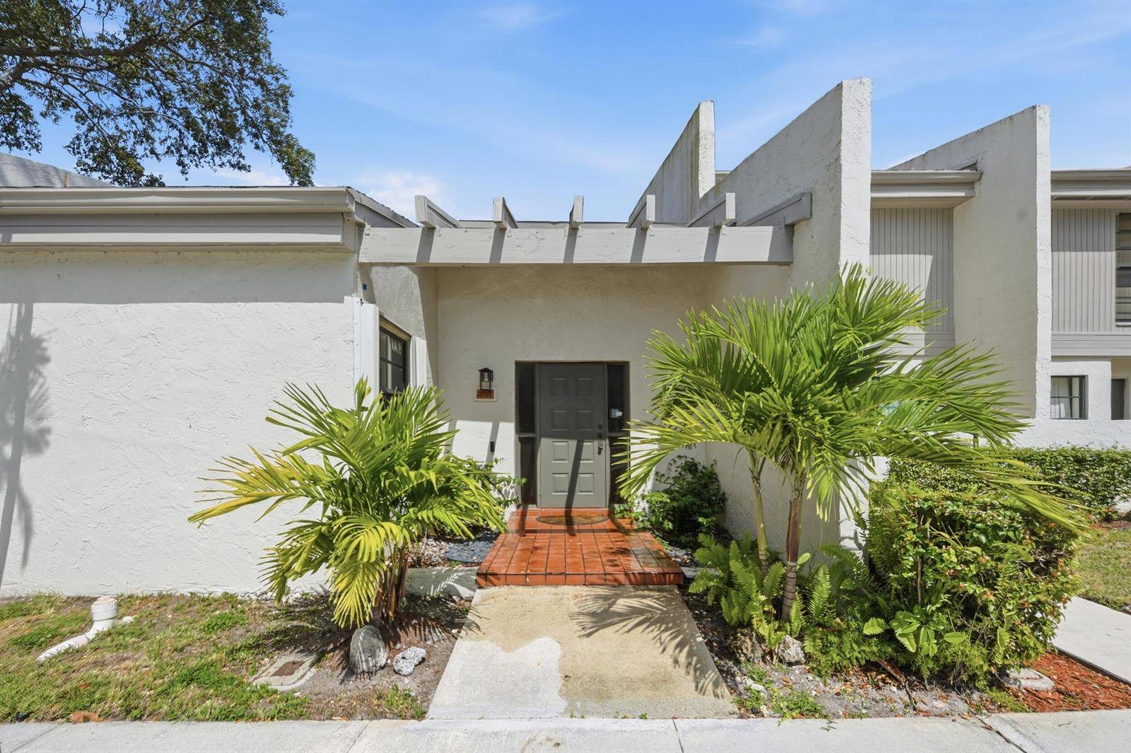 1097 NW 98thPembroke Pines - WESTVIEW CONDOMINIUM NO EI condo unit 110 - picture