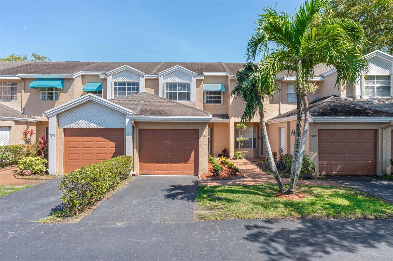 7107 WoodmontTamarac - picture