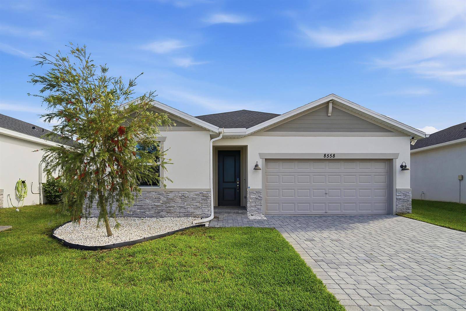 8558 DahliaPort St. Lucie - picture