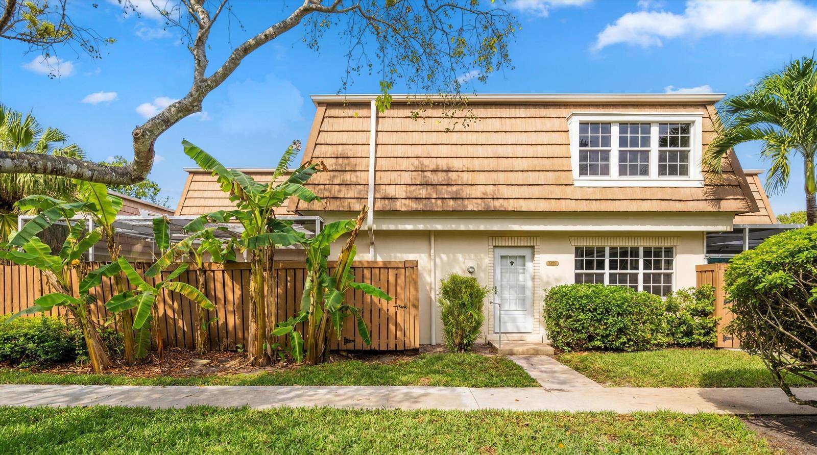 4348 HazelPalm Beach Gardens - WINCHESTER COURT,Winchester Court condo unit B - picture