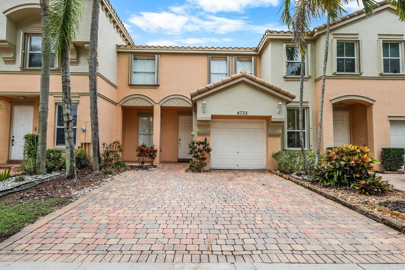 4735 SW 164thMiramar - picture