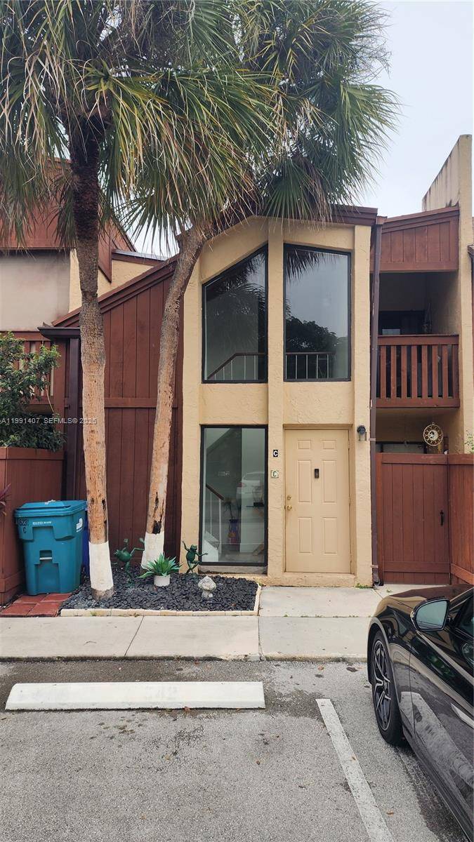 6231 SW 116th PlMiami - Townhouse condo unit C - picture