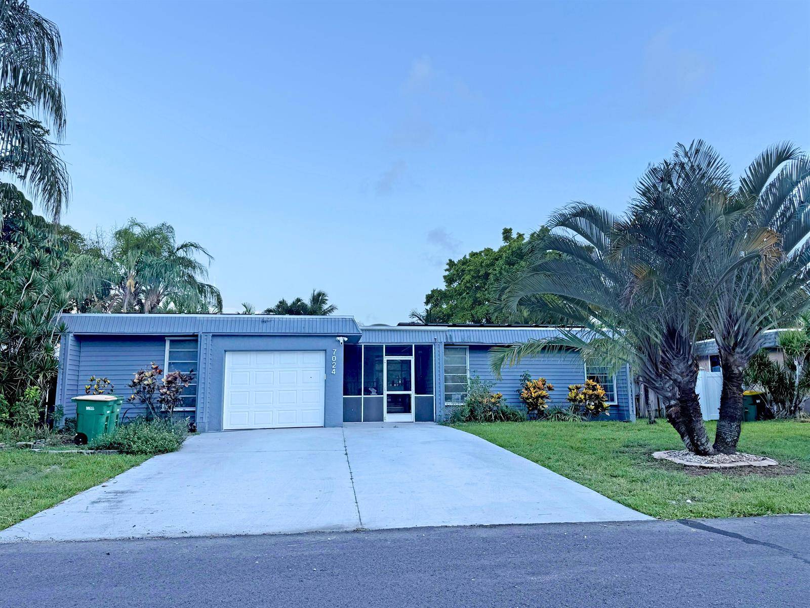 7024 NW 63rdTamarac - picture