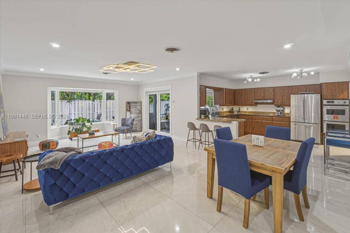 2901 NW 10th AveWilton Manors - picture
