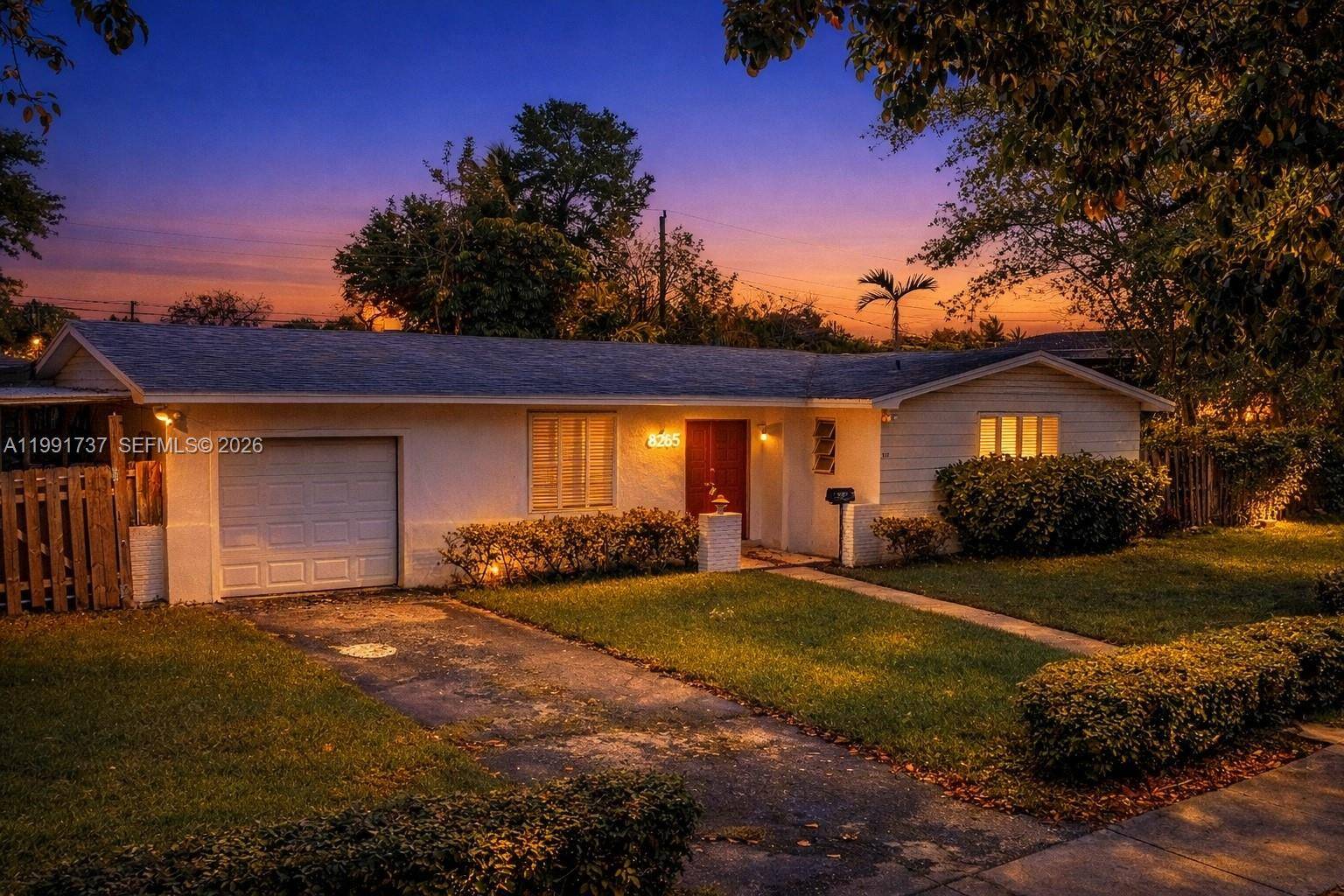 8285 SW 104th StMiami - picture