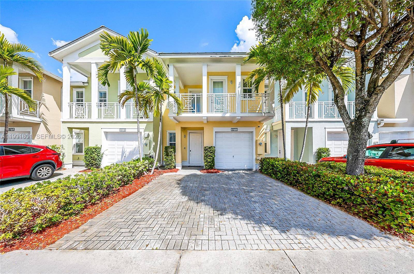 10711 NW 75th LnDoral - picture