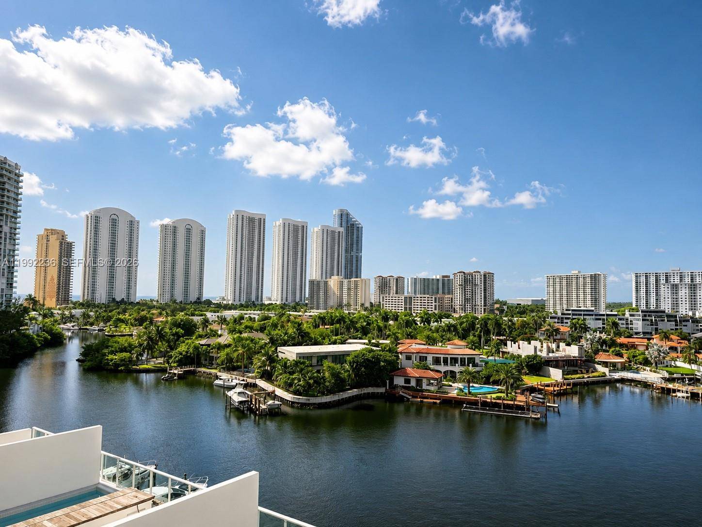 400 Sunny Isles BlvdSunny Isles Beach - 400 SUNNY ISLES CONDO EAS condo unit 819 - picture