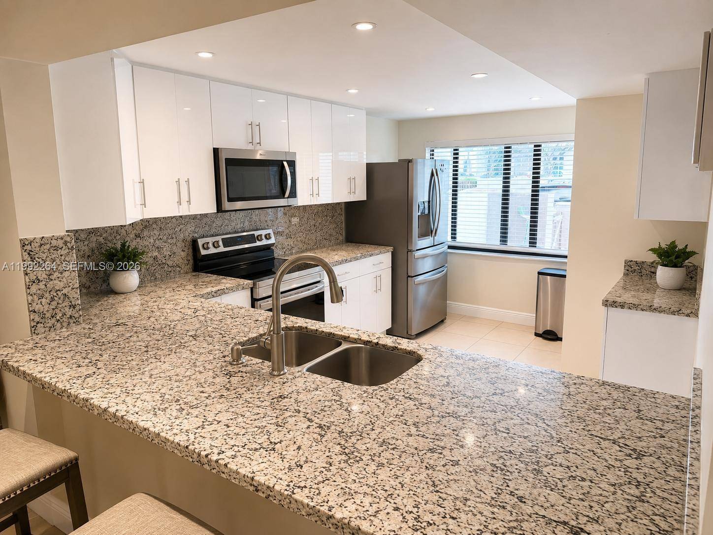 10060 NW 41st StDoral - VILLAS OF AMBERWOOD CONDO condo unit 55-5 - picture
