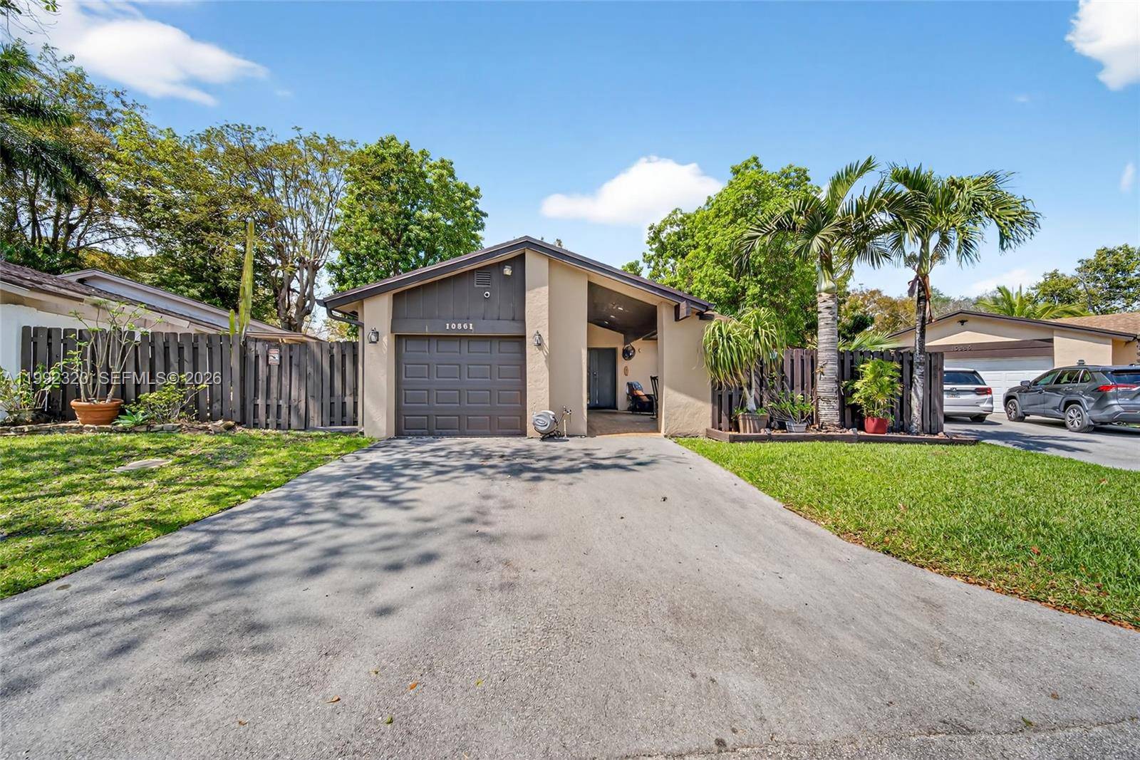 10861 SW 132nd Cir CtMiami - picture