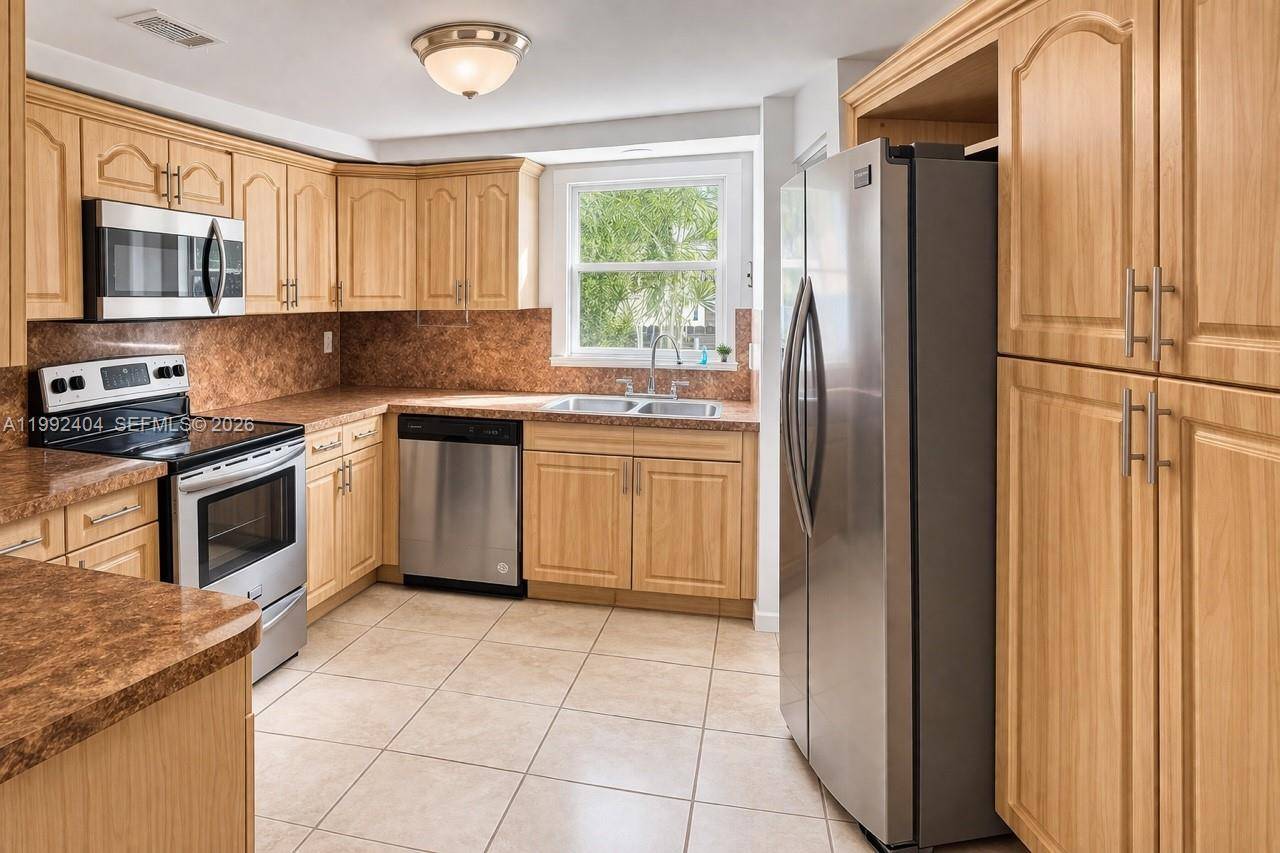 6713 SW 112th CtMiami - picture