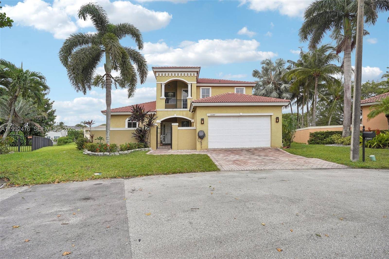 13247 SW 26th StMiramar - picture