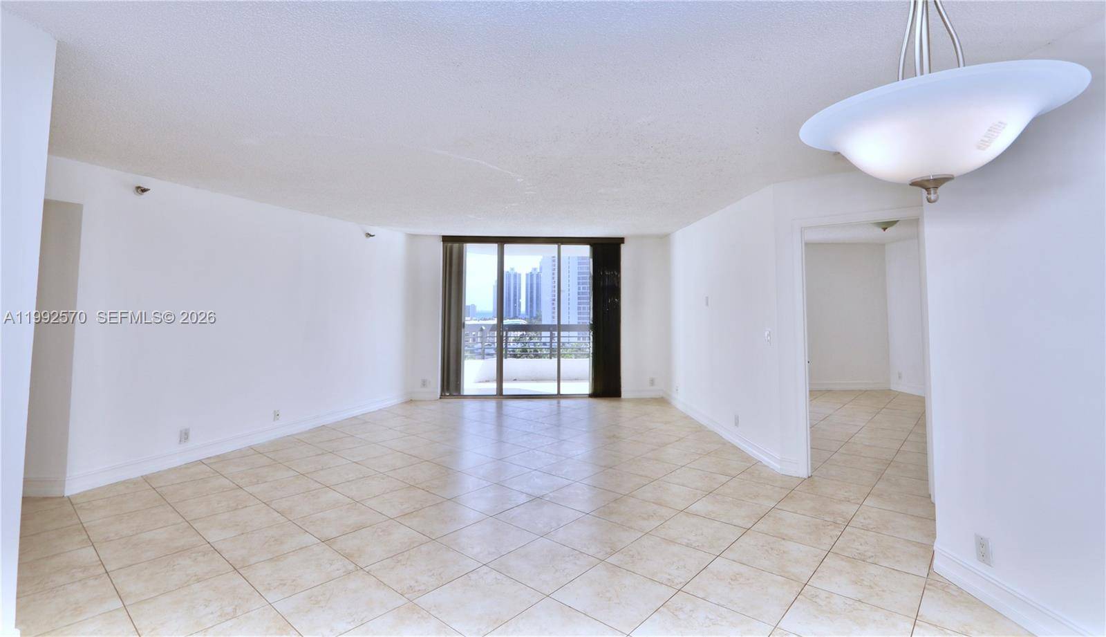 3500 Mystic Pointe DrAventura - MYSTIC POINTE TOWER 400 C condo unit 1207 - picture
